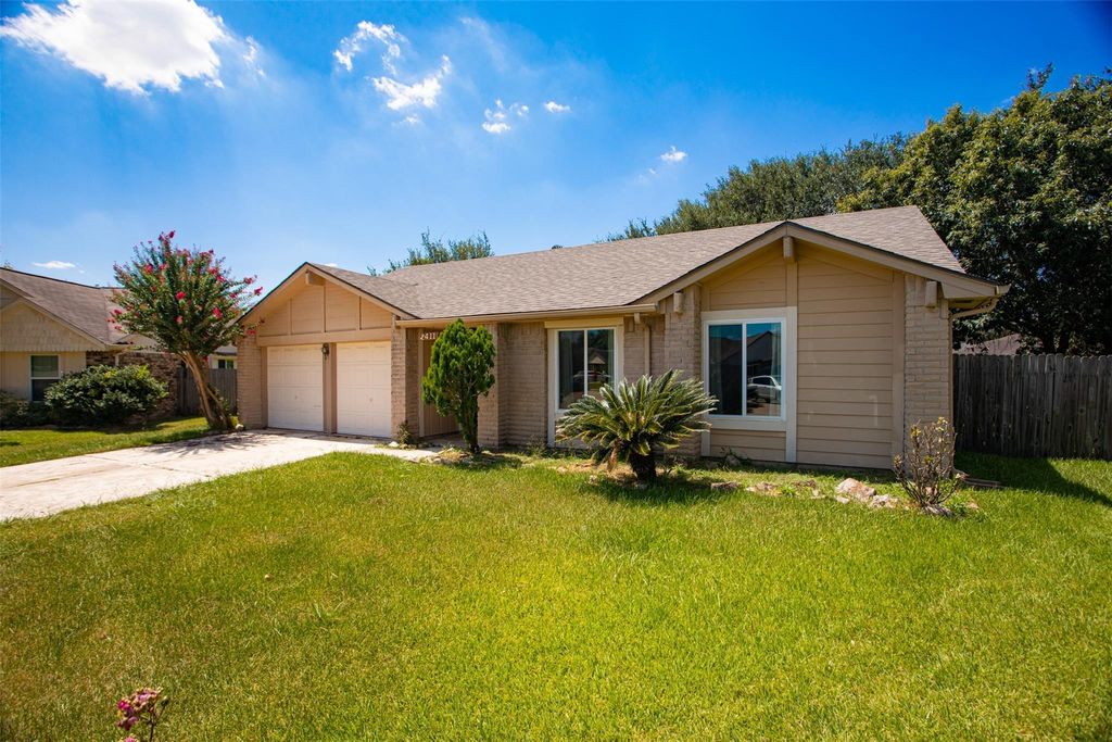 2411 Gunston Ct, Sugar Land, TX 77478