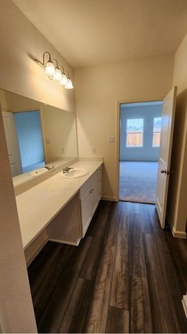 2 Winship Drive, Edgecliff Village, TX 76134