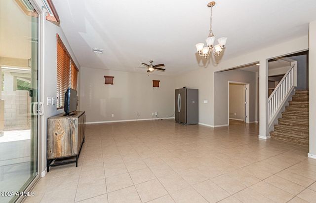 2729 E DUNBAR Drive, Phoenix, AZ 85042