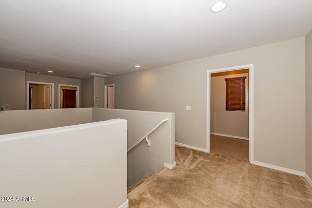 2729 E DUNBAR Drive, Phoenix, AZ 85042