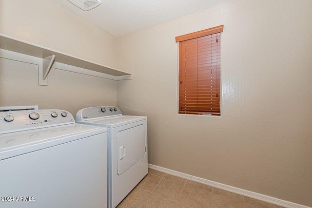 2729 E DUNBAR Drive, Phoenix, AZ 85042