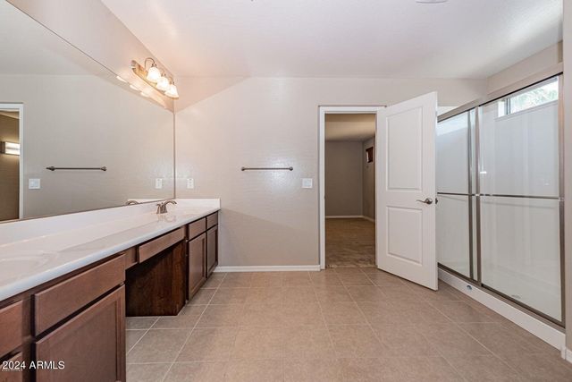 2729 E DUNBAR Drive, Phoenix, AZ 85042