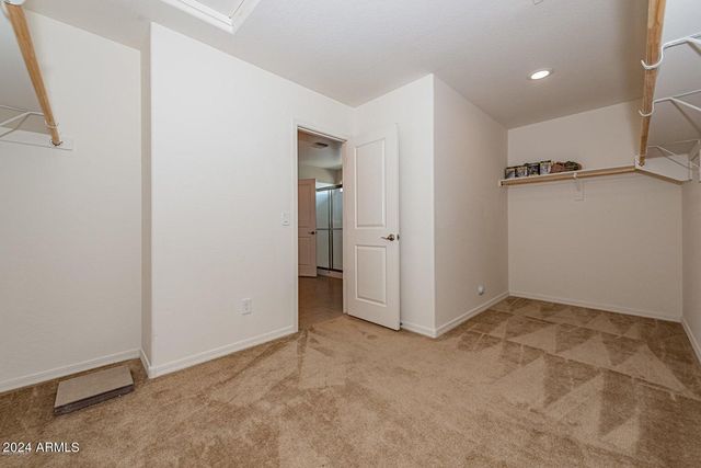 2729 E DUNBAR Drive, Phoenix, AZ 85042