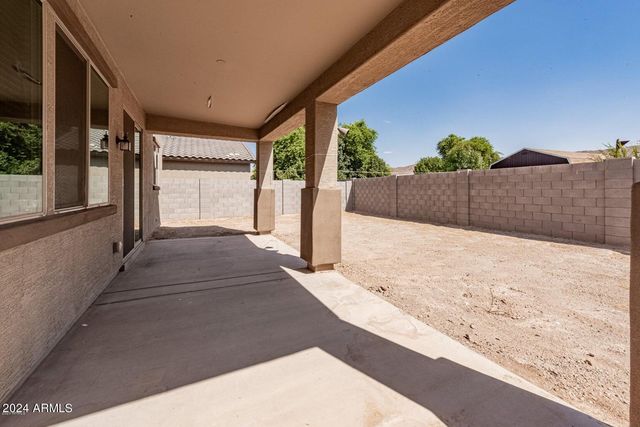2729 E DUNBAR Drive, Phoenix, AZ 85042