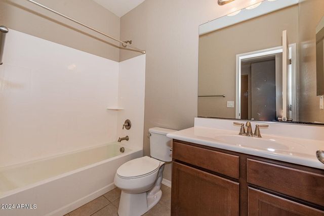 2729 E DUNBAR Drive, Phoenix, AZ 85042