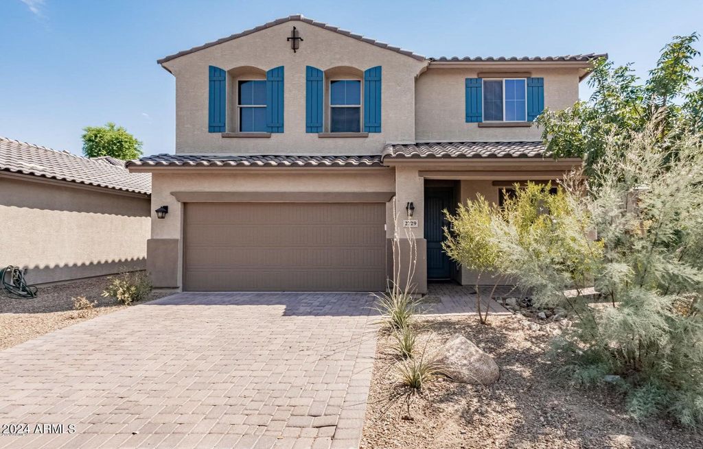 2729 E DUNBAR Drive, Phoenix, AZ 85042