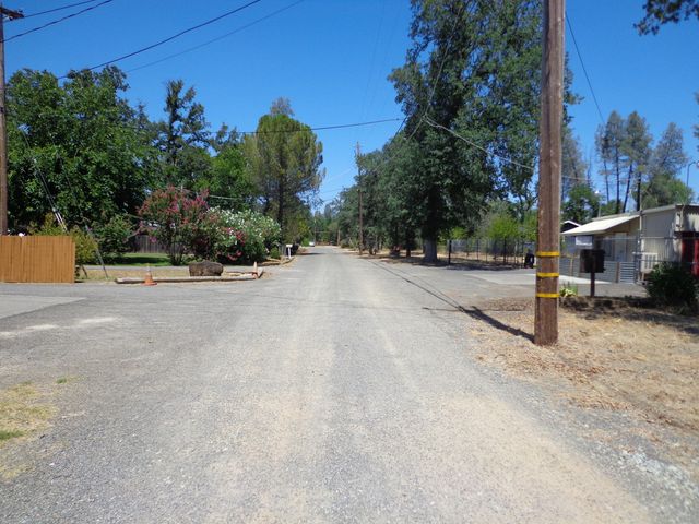 12009 Theresa Lane, Redding, CA 96003