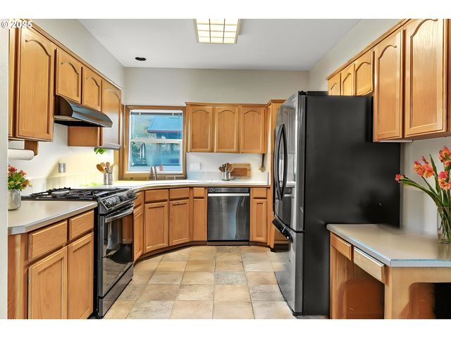 32898 Sw Keys Landing Way, Scappoose, OR 97056