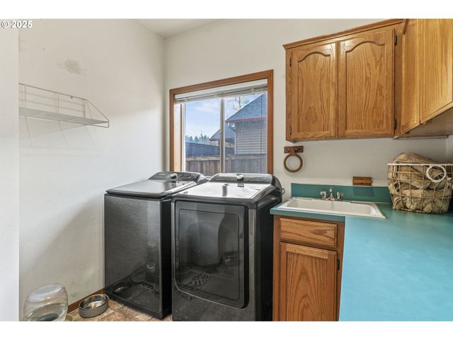 32898 Sw Keys Landing Way, Scappoose, OR 97056