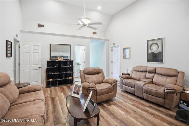 104 Quail Hollow Place, Brandon, MS 39047