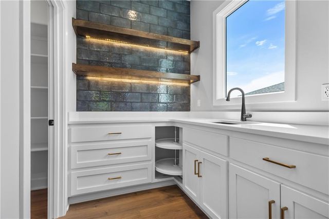 5143 NW 47th Terrace, Riverside, MO 64150