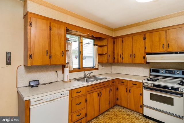 836 OLD YORK RD, Hightstown, NJ 08520