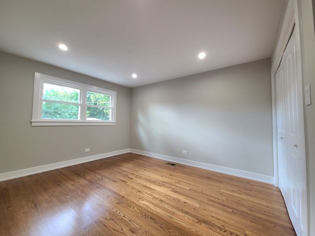 6437 W 82nd Street, Burbank, IL 60459