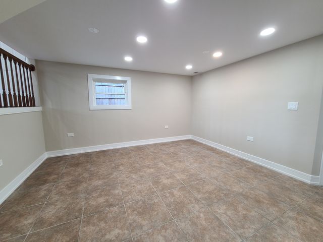 6437 W 82nd Street, Burbank, IL 60459