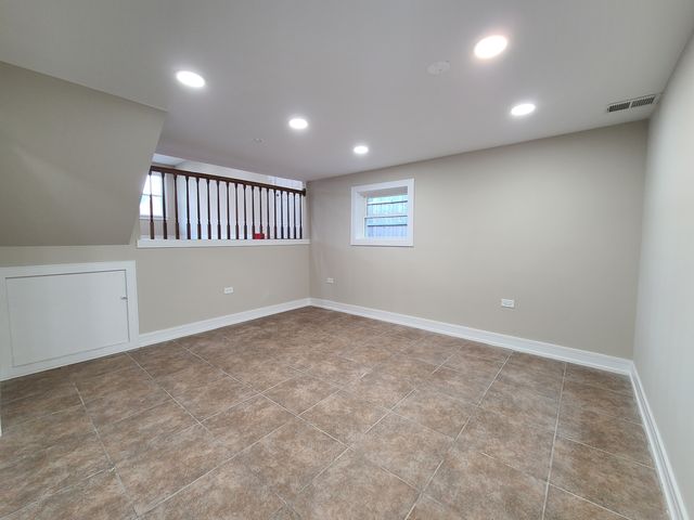 6437 W 82nd Street, Burbank, IL 60459