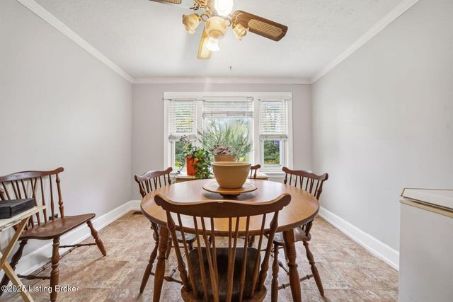 7700 Rosemary Ln, Louisville, KY 40214