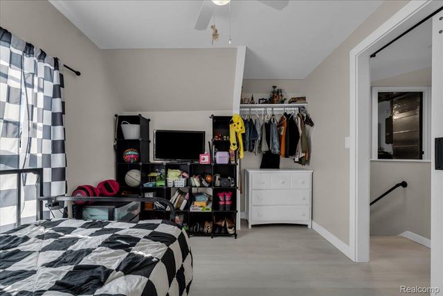 11132 Delano Street, Romulus, MI 48174