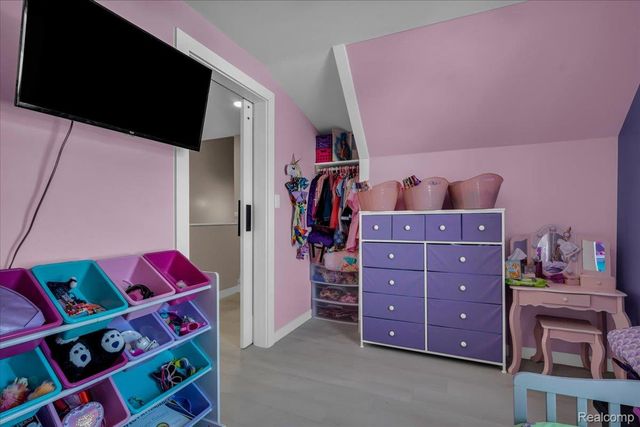 11132 Delano Street, Romulus, MI 48174