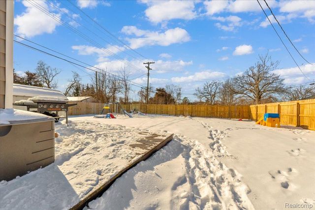 11132 Delano Street, Romulus, MI 48174