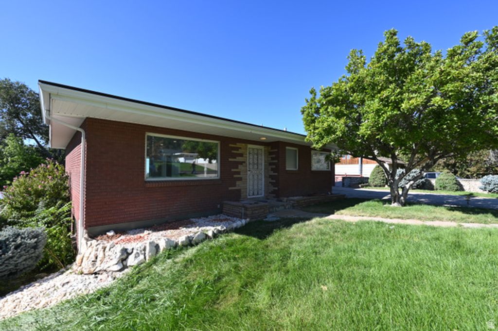 2928 S DAVIS BLVD, Bountiful, UT 84010 — photo 2