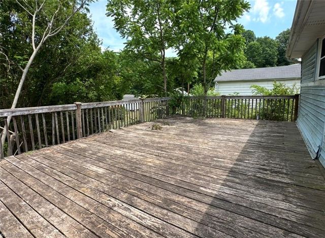 142 Reeves Lane, Elkin, NC 28621