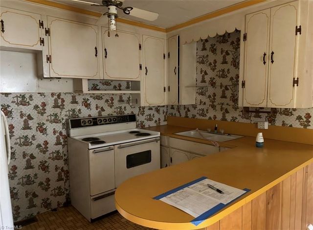 142 Reeves Lane, Elkin, NC 28621