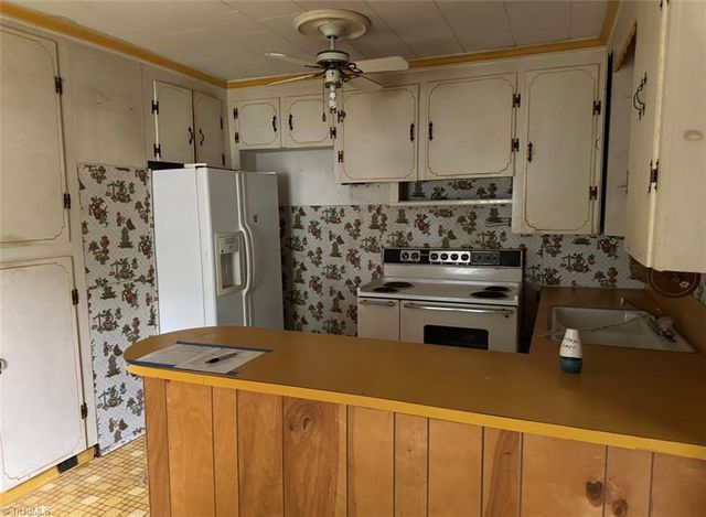 142 Reeves Lane, Elkin, NC 28621