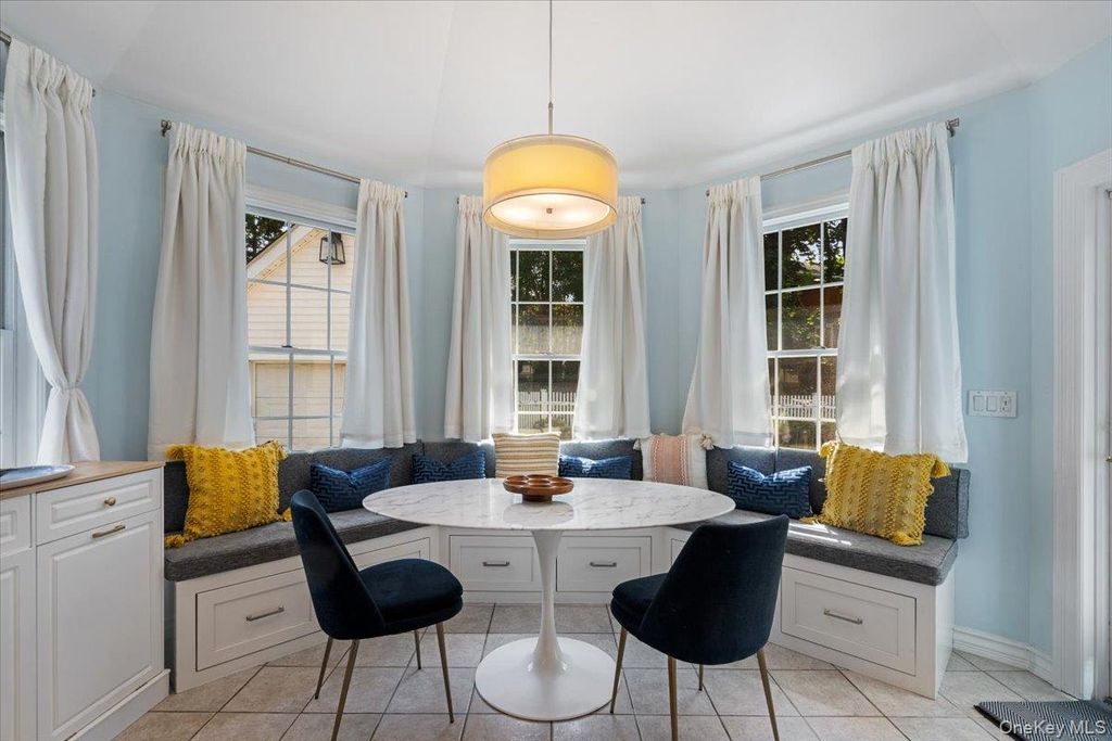 11 Bayside Avenue, Port Washington, NY 11050 — photo 5