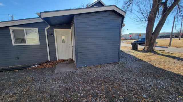 1800 NW Fillmore ST, Topeka, KS 66608