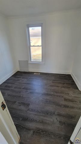 1800 NW Fillmore ST, Topeka, KS 66608