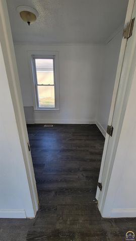 1800 NW Fillmore ST, Topeka, KS 66608