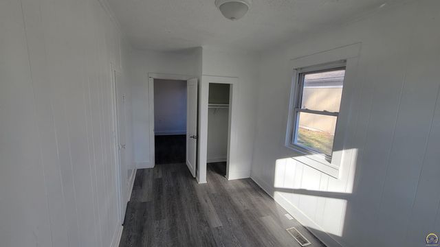 1800 NW Fillmore ST, Topeka, KS 66608