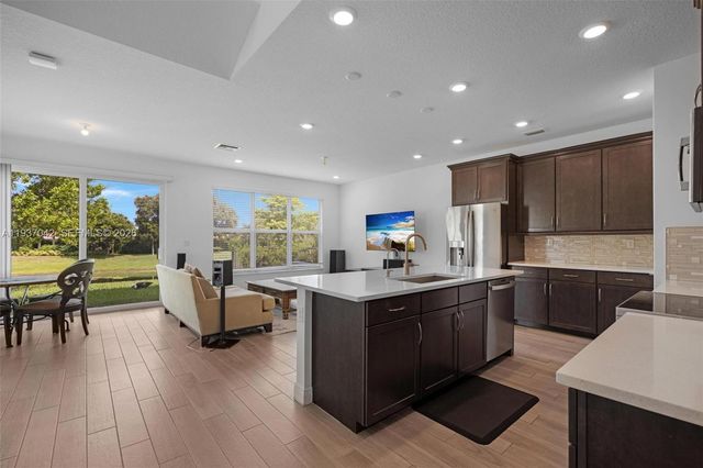 4317 Lago Dr 4317, Deerfield Beach, FL 33064