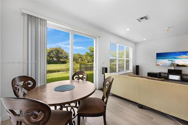 4317 Lago Dr 4317, Deerfield Beach, FL 33064