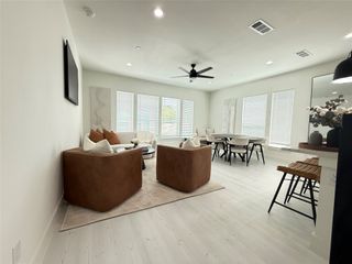 7207 Mohawk Drive 302, Dallas, TX 75235