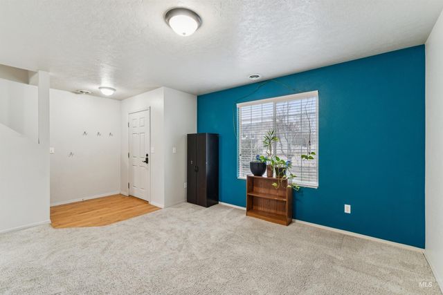 825 W Woodpine St, Meridian, ID 83646