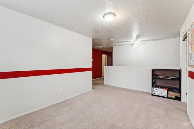 825 W Woodpine St, Meridian, ID 83646