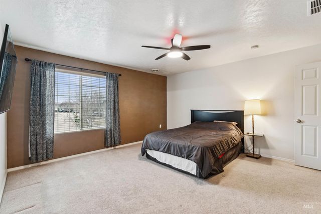 825 W Woodpine St, Meridian, ID 83646