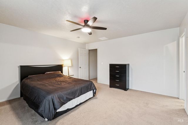 825 W Woodpine St, Meridian, ID 83646