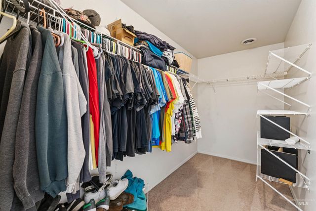 825 W Woodpine St, Meridian, ID 83646