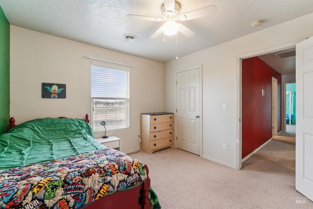 825 W Woodpine St, Meridian, ID 83646