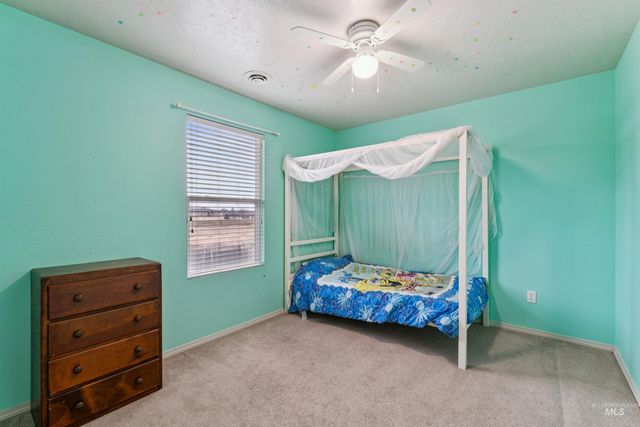 825 W Woodpine St, Meridian, ID 83646