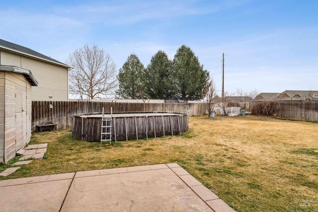 825 W Woodpine St, Meridian, ID 83646