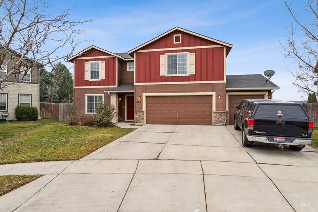 825 W Woodpine St, Meridian, ID 83646