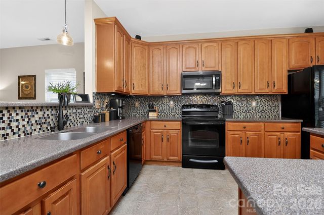 15531 Lakepoint Forest Drive, Charlotte, NC 28278