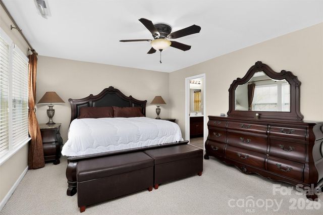 15531 Lakepoint Forest Drive, Charlotte, NC 28278