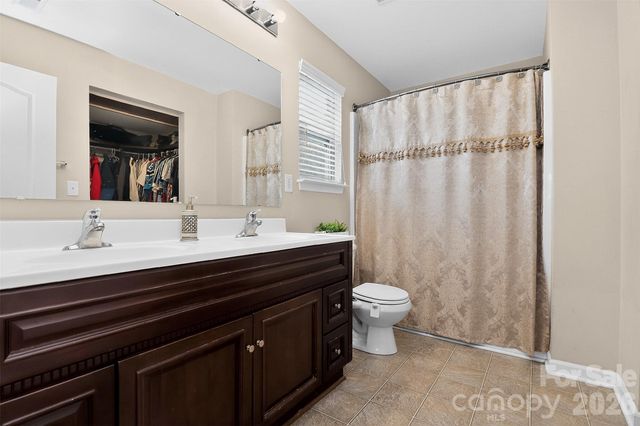 15531 Lakepoint Forest Drive, Charlotte, NC 28278