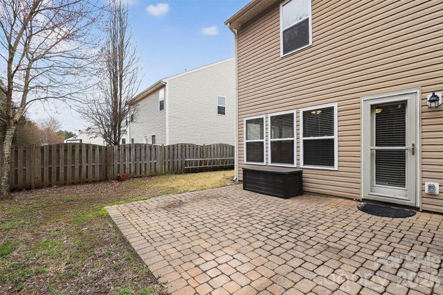 15531 Lakepoint Forest Drive, Charlotte, NC 28278