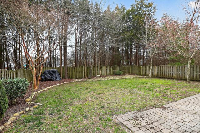 15531 Lakepoint Forest Drive, Charlotte, NC 28278