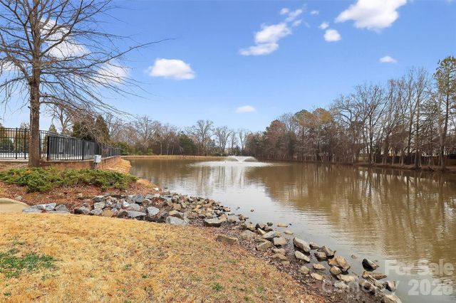 15531 Lakepoint Forest Drive, Charlotte, NC 28278